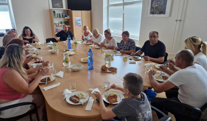 5. fotografia fotogalérie Slávnostné posedenie v KC KOTVA - Bašavel :)