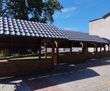 Projekty a granty / Vybudovanie lokálneho trhoviska Ulič - foto