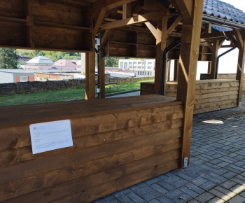 Projekty a granty / Vybudovanie lokálneho trhoviska Ulič - foto