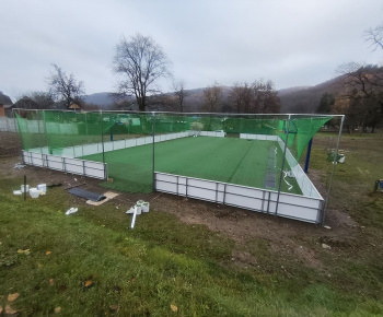 Projekty a granty / Vybudovanie športového priestoru s multifunkčným ihriskom v obci Ulič - foto
