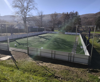 Projekty a granty / Vybudovanie športového priestoru s multifunkčným ihriskom v obci Ulič - foto