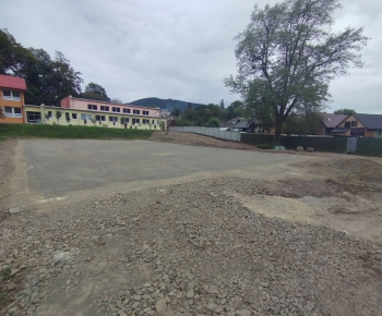 Projekty a granty / Vybudovanie športového priestoru s multifunkčným ihriskom v obci Ulič - foto